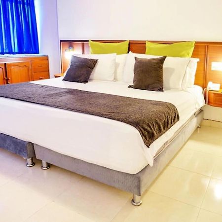Hotel Thama Palmira  Buitenkant foto